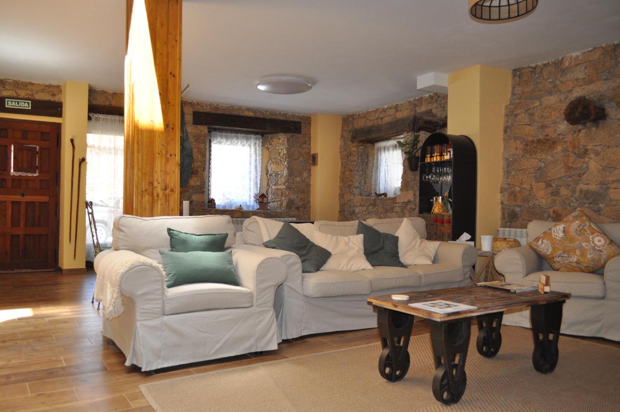 El Rincon Secreto De Gredos Especializada En Celiaquia Y Diabetes Y Jacuzzi Guest House Tormellas Exterior photo